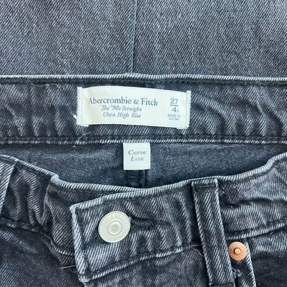 A&F '90s Straight Leg Jeans